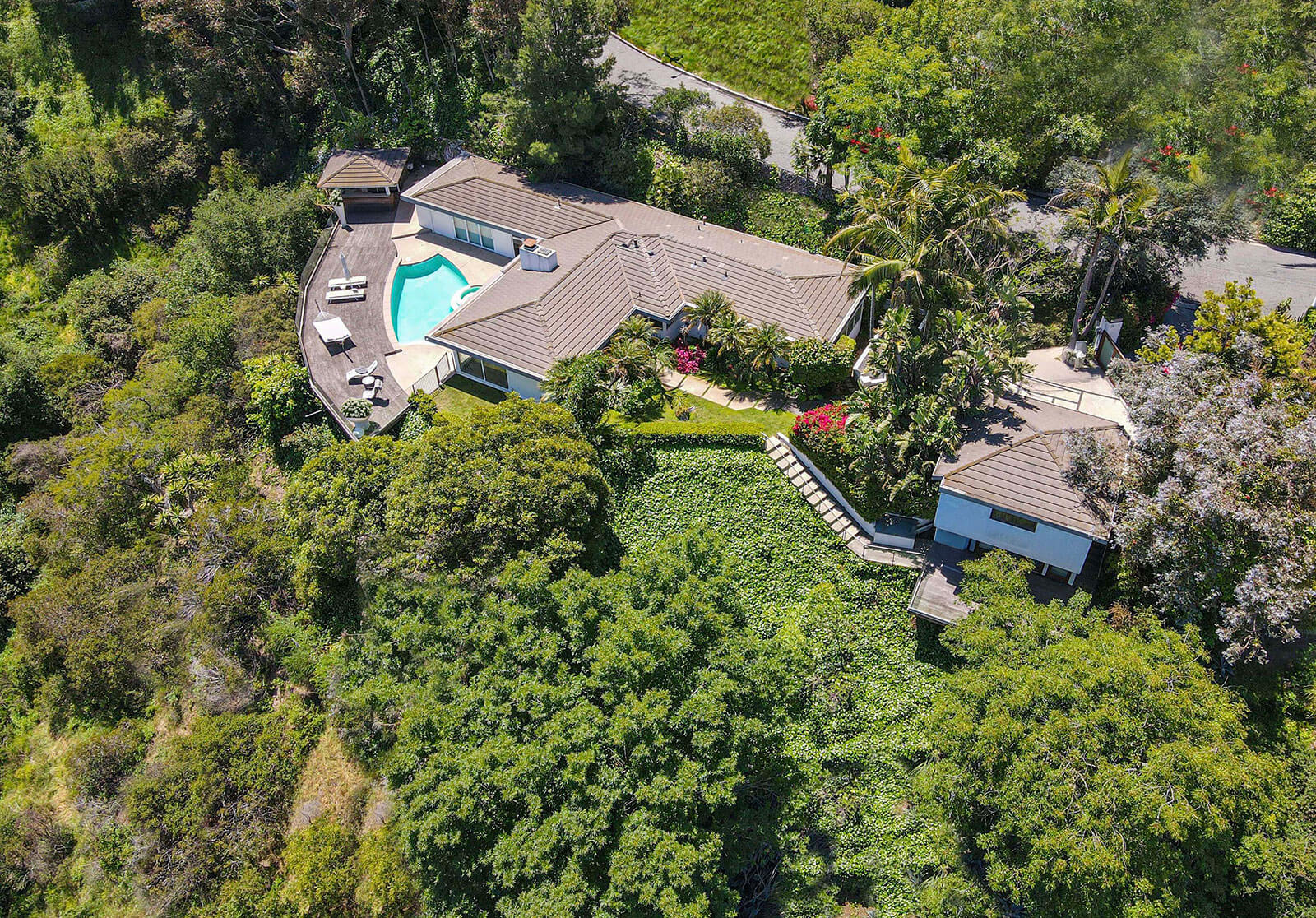 Los Angeles, CA 90077